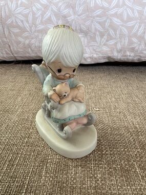 Precious Moments Pastel Grandma Rocking Figurine with Kitten